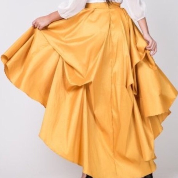 🌟 LAST 1  - 24 HOUR SALE 🆕 Hi-Low Skirt 🌟 - Picture 3 of 7